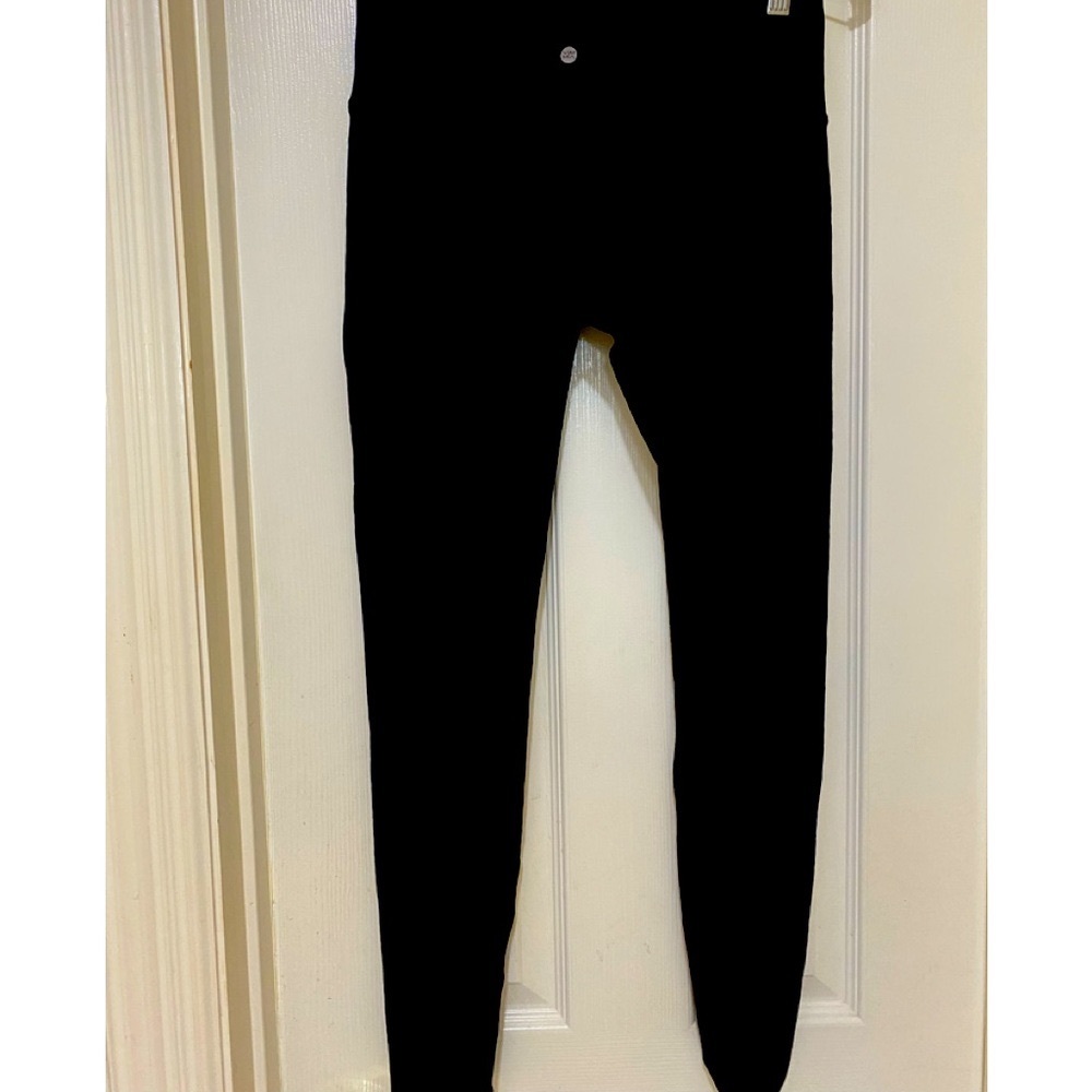 V|M Yoga/Runner’s Leggings;Black Geometric Print; Like New; Size Medium🇺🇸;Warm